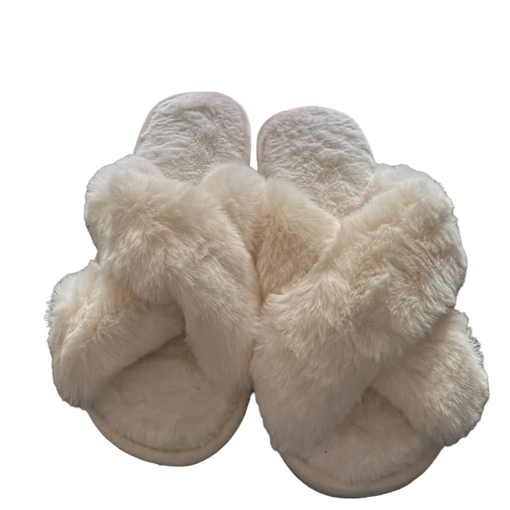 NWT - Fuzzy Amazon Slippers